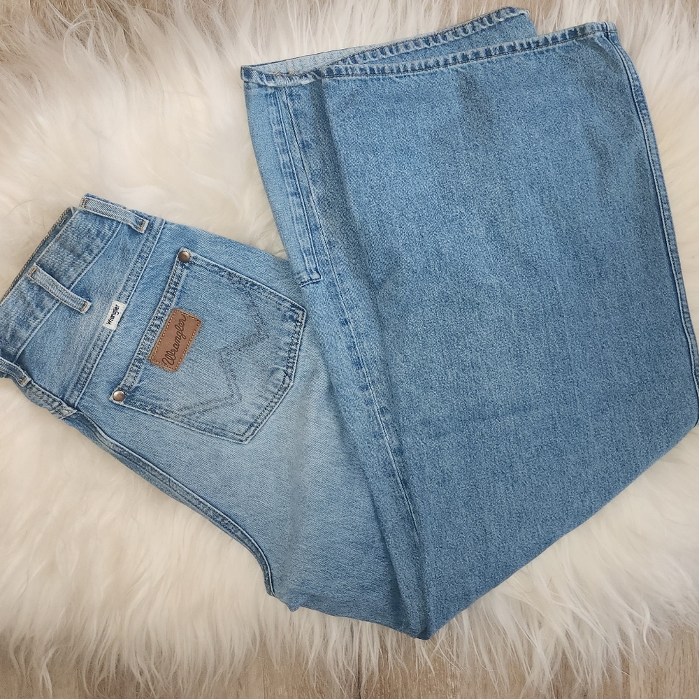Cute Wrangler High Waisted Wide Leg Jeans
